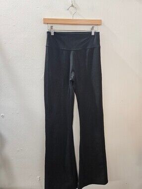 Isla Movenent High-Waist Flare Yoga Pants
